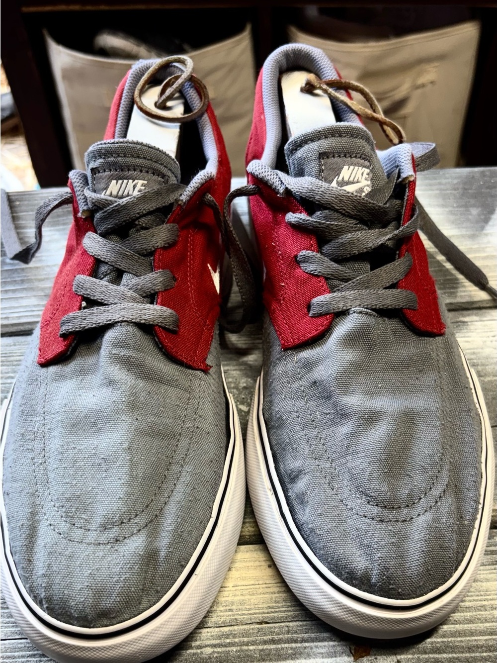 Nike Men’s Low-Top Canvas Sneakers — Gray and Red size 11.5